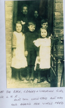 Kate, Doll, Steve, May and Fred  (336 KB)
 
(Click on Picture to View Full Size)